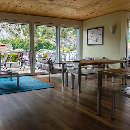 Alplodge Хостел *