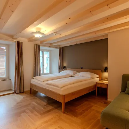 Hostel Alplodge *