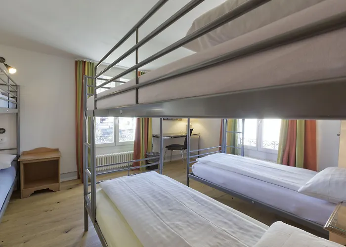 Alplodge Хостел *