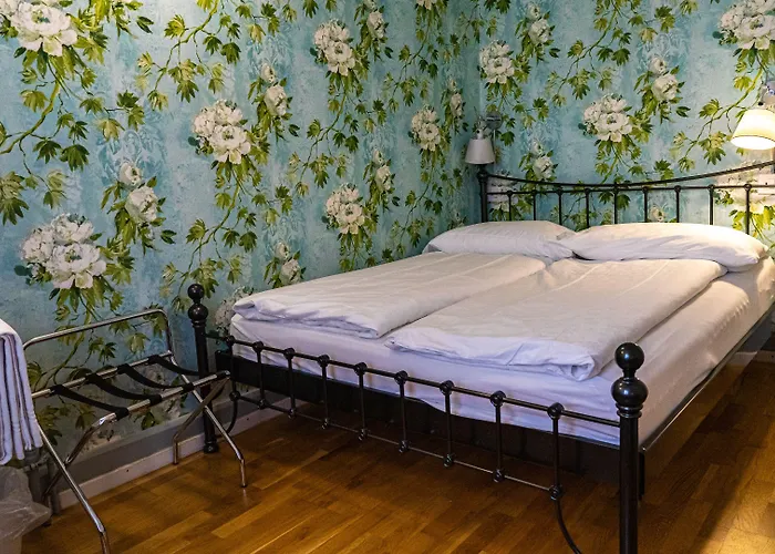 Хостел Alplodge *