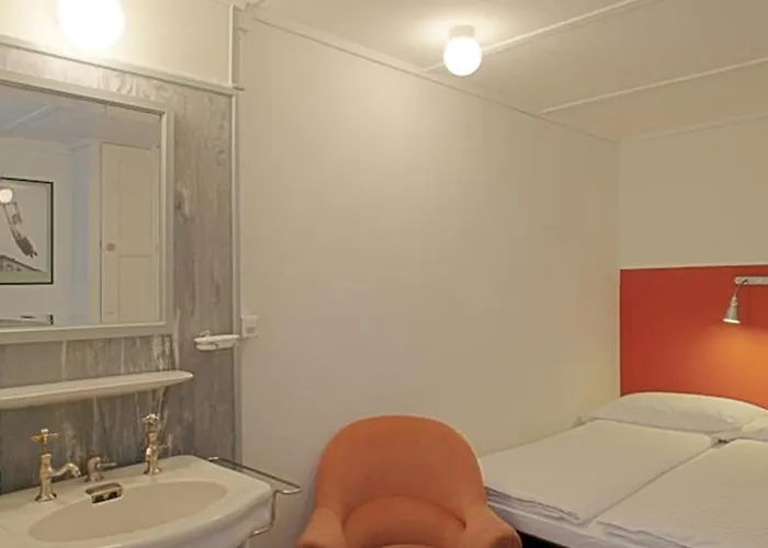 Хостел Alplodge *