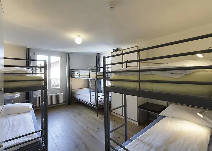 Alplodge Хостел Інтерлакен