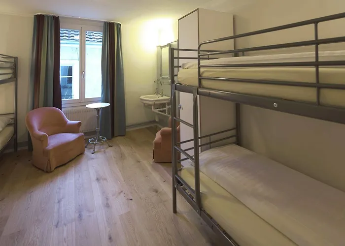 Alplodge Хостел Інтерлакен