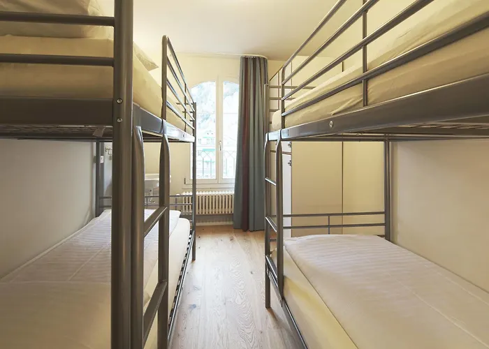 Alplodge Хостел Интерлакен