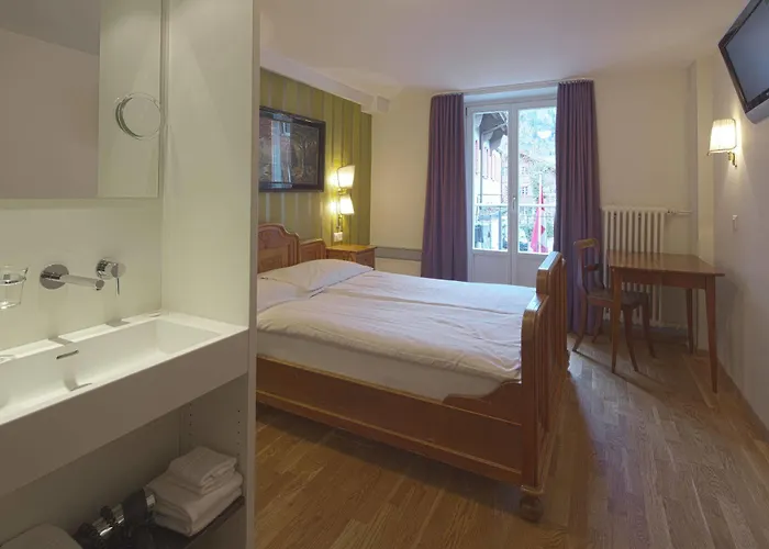 Хостел Alplodge *