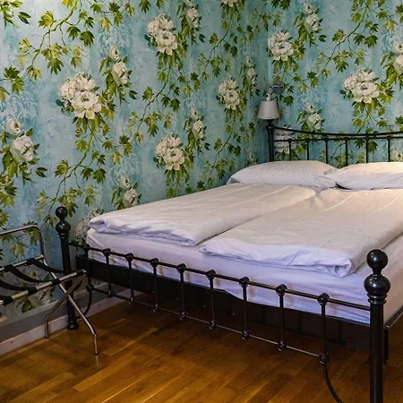 Hostel Alplodge *